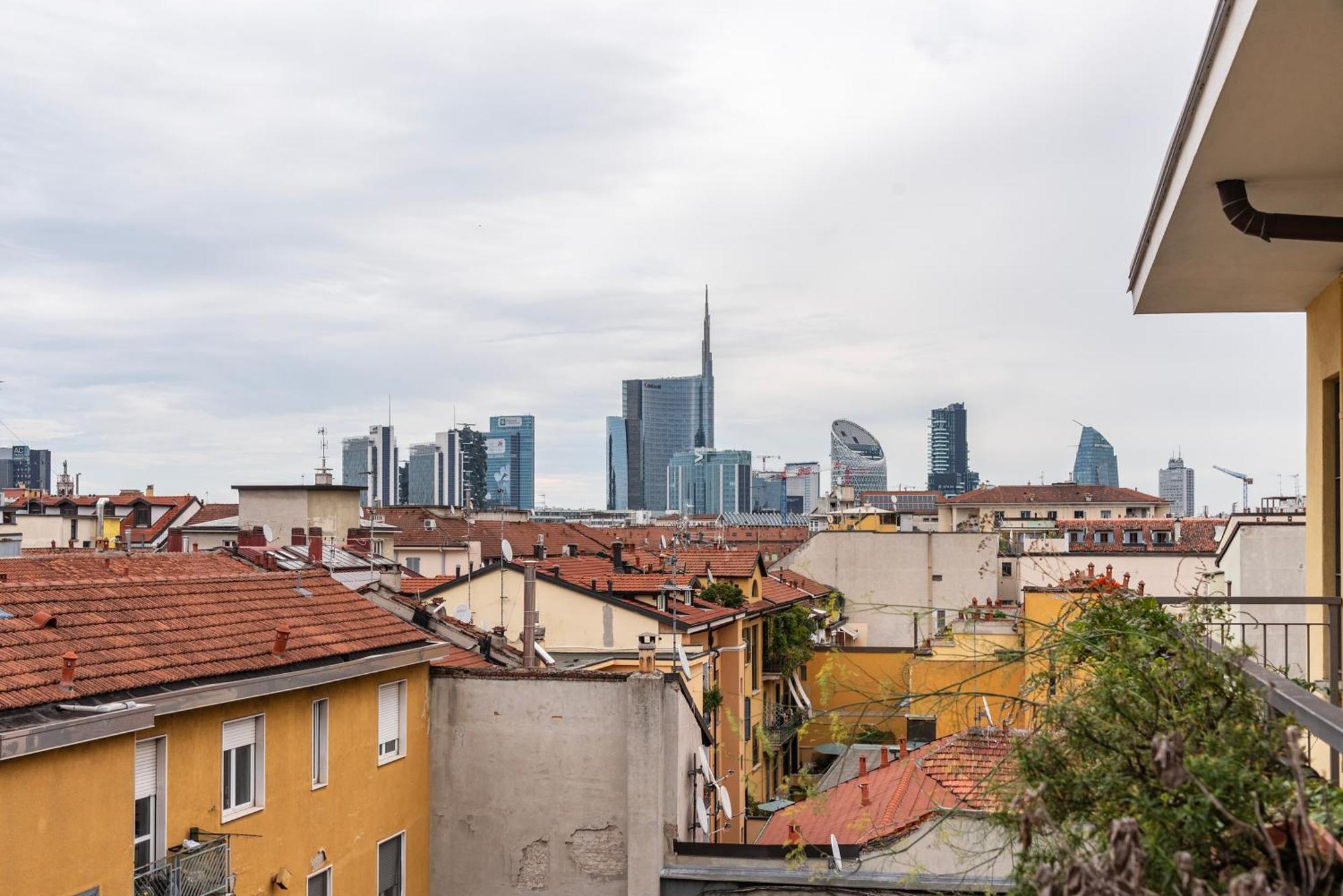 Youhosty - Rosmini 8 * Milan